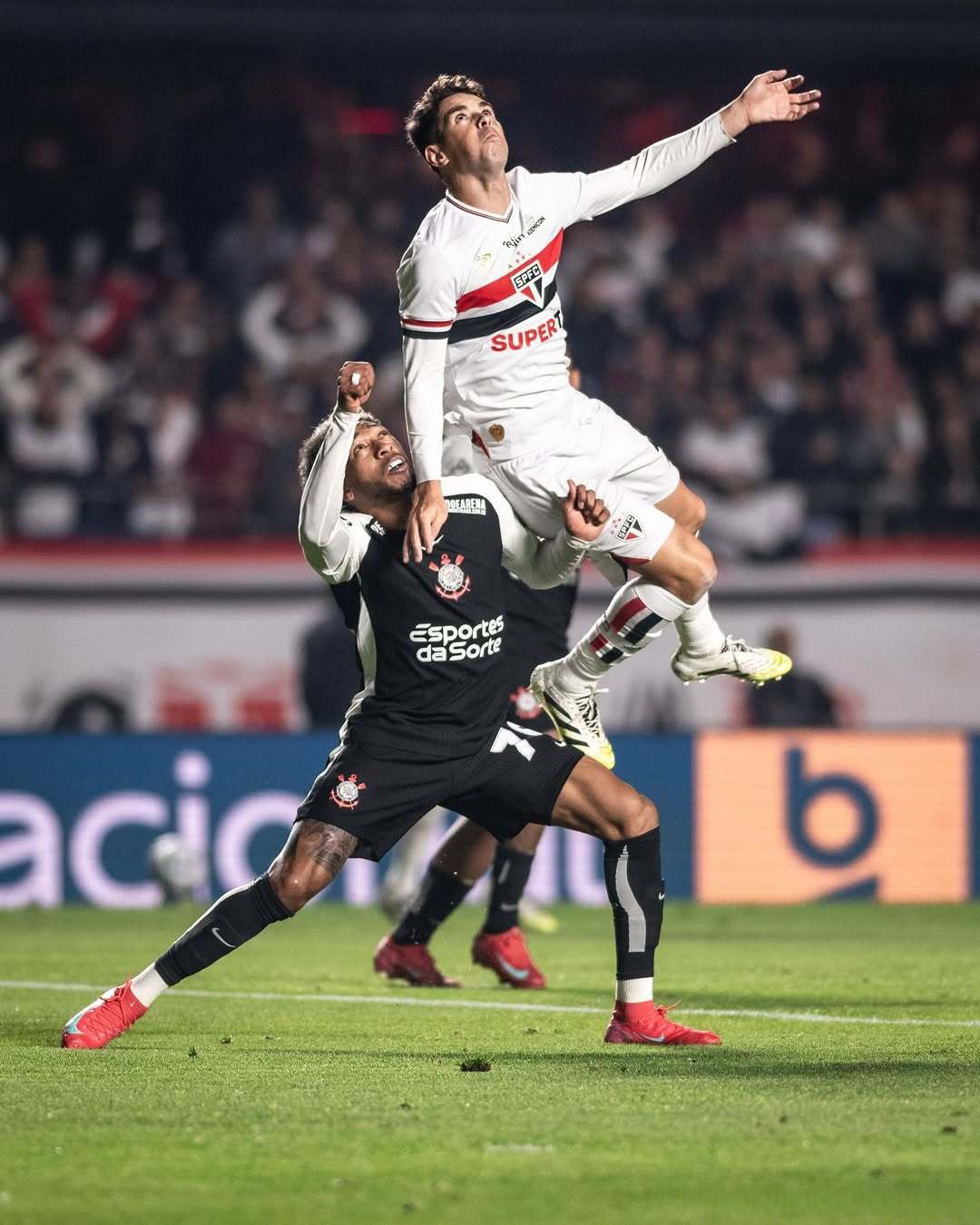 开云下载-拜仁鏖战韩国，罗德里点燃赛场