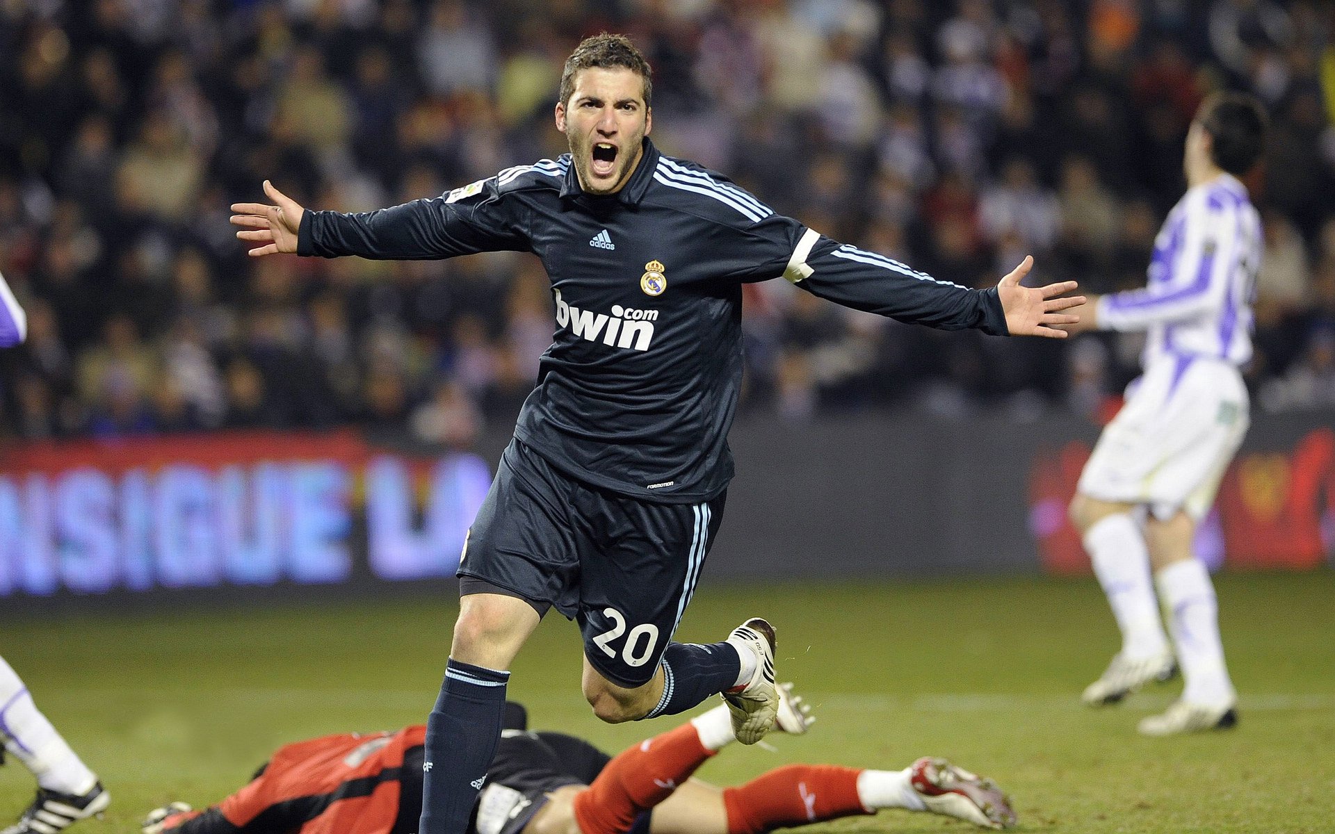 欧冠半决赛之夜，切尔西进攻端如猛虎出笼，无人可挡的战术奇迹