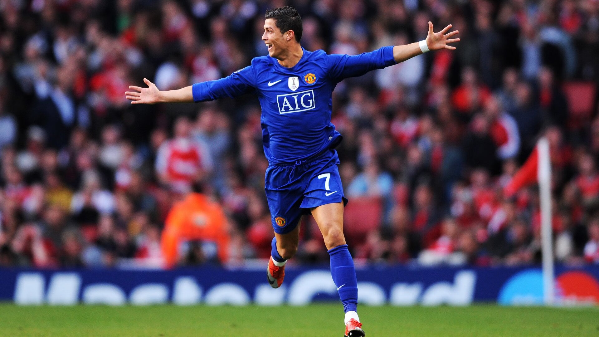 开云体育官网-2026世界杯E组强强对话，波兰横扫伊朗，迪亚斯闪耀全场，替补奇兵惊艳世界